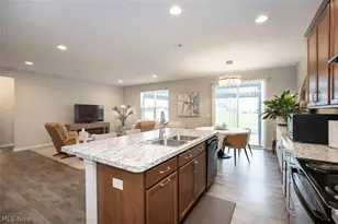 701 Cedar Crest Dr, Elyria, OH 44035 - Photo 5