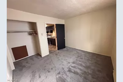 519 Crosby Street #8, Akron, OH 44302 - Photo 5