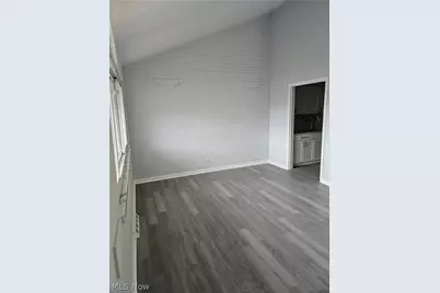 25600 Country Club Boulevard #12, North Olmsted, OH 44070 - Photo 9