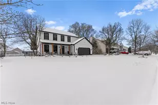 681 Oakcrest Dr, Wadsworth, OH 44281 - Photo 7