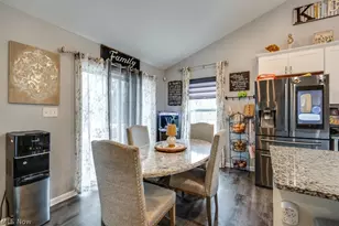 2904 Pepper Hill Cir, Akron, OH 44312 - Photo 9