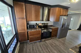 1228 Sarkies Dr NE, Warren, OH 44483 - Photo 9