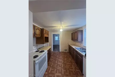 577 Rhodes Avenue, Akron, OH 44307 - Photo 5