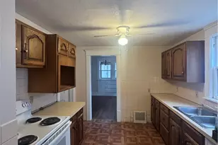 577 Rhodes Ave, Akron, OH 44307 - Photo 5