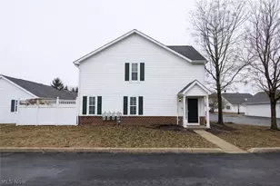 633 Lakeview Dr S, Grove City, OH 43123 - Photo 1