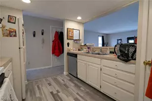 633 Lakeview Dr S, Grove City, OH 43123 - Photo 15