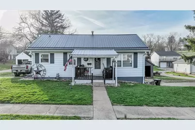 438 N Lincoln Avenue, Barnesville, OH 43713 - Photo 1