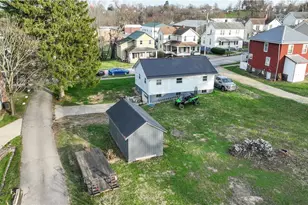 438 N Lincoln Ave, Barnesville, OH 43713 - Photo 3