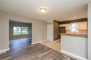 2278 26th St SW, Akron, OH 44314 - Photo 7