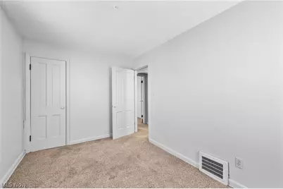 942 E 236th Street, Euclid, OH 44123 - Photo 11