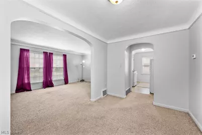 942 E 236th Street, Euclid, OH 44123 - Photo 5