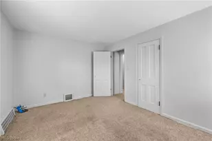 942 E 236th St, Euclid, OH 44123 - Photo 13