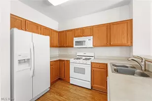 2195 Southampton Ln, Avon, OH 44011 - Photo 13