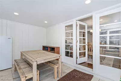 16237 Forest Hills Boulevard, Cleveland Heights, OH 44112 - Photo 13