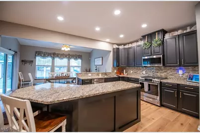 7674 Knollridge Avenue NE, Canton, OH 44721 - Photo 13