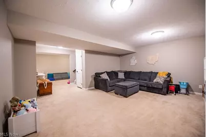 7674 Knollridge Avenue NE, Canton, OH 44721 - Photo 39