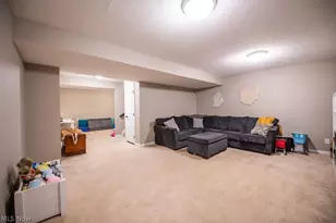 7674 Knollridge Ave NE, Canton, OH 44721 - Photo 39