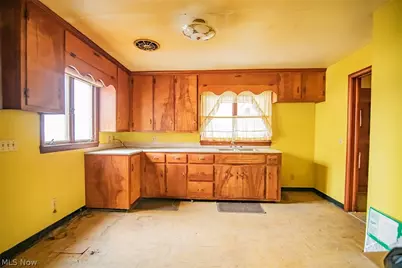 203 Clark Drive, Marietta, OH 45750 - Photo 5