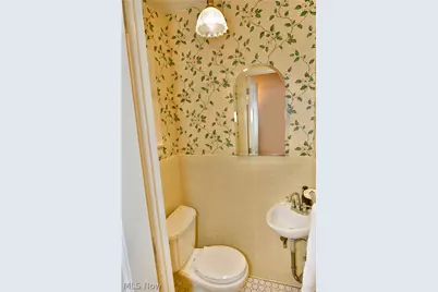 641 Fairway Drive NE, Warren, OH 44483 - Photo 19