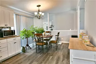 2401 Stewart Dr NW, Warren, OH 44485 - Photo 5