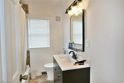 2401 Stewart Drive NW, Warren, OH 44485 - Photo 35