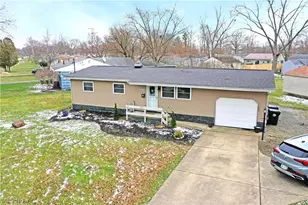 2401 Stewart Dr NW, Warren, OH 44485 - Photo 3