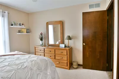 9271 Hillview Drive NE, Warren, OH 44484 - Photo 21