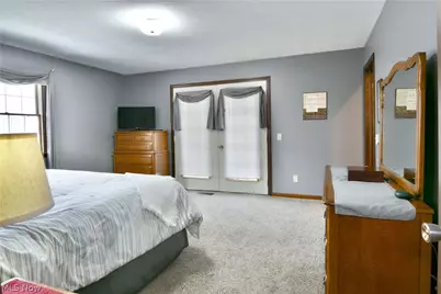 9271 Hillview Drive NE, Warren, OH 44484 - Photo 33