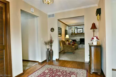 9271 Hillview Drive NE, Warren, OH 44484 - Photo 5