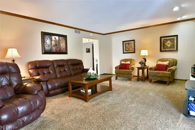 9271 Hillview Drive NE, Warren, OH 44484 - Photo 9