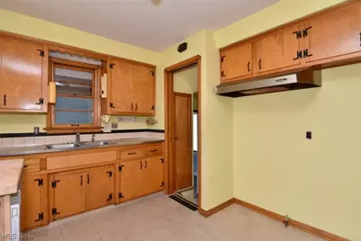 10881 Gregory Lane, North Royalton, OH 44133 - Photo 13