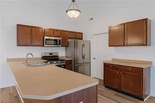 2477 Waterford Pointe Dr, Kent, OH 44240 - Photo 7