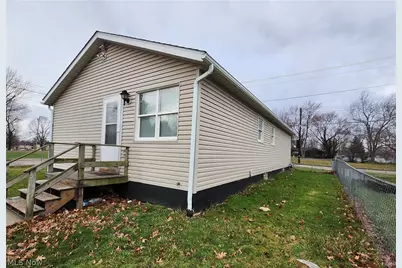 3002 Harmont Avenue NE, Canton, OH 44705 - Photo 7