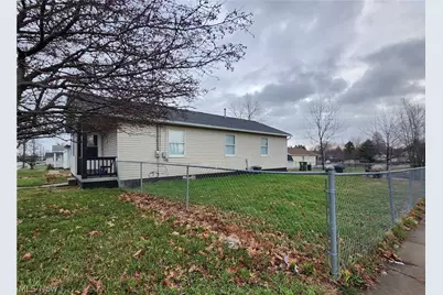 3002 Harmont Avenue NE, Canton, OH 44705 - Photo 3