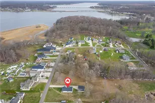 2351 Heston Dr, Lake Milton, OH 44429 - Photo 9