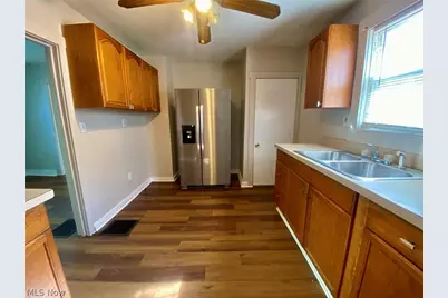 748 Merton Avenue, Akron, OH 44306 - Photo 11