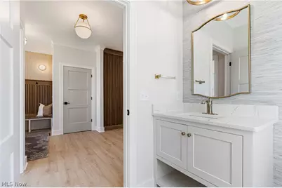 550 Woodlands Glen Avenue, Hartville, OH 44632 - Photo 9