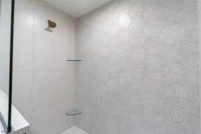 550 Woodlands Glen Avenue, Hartville, OH 44632 - Photo 35