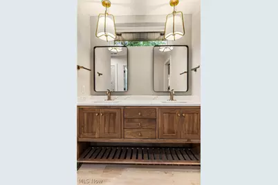 550 Woodlands Glen Avenue, Hartville, OH 44632 - Photo 33