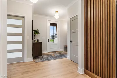 550 Woodlands Glen Avenue, Hartville, OH 44632 - Photo 3