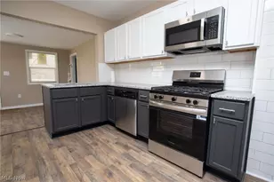 228 Center St, Hubbard, OH 44425 - Photo 9