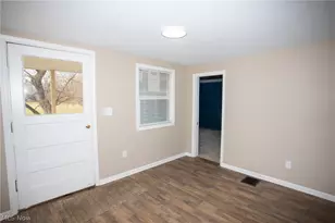228 Center St, Hubbard, OH 44425 - Photo 15