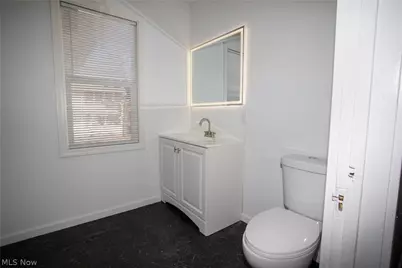 228 Center Street, Hubbard, OH 44425 - Photo 13