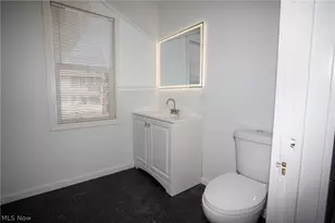 228 Center St, Hubbard, OH 44425 - Photo 13