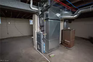 228 Center St, Hubbard, OH 44425 - Photo 29