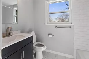 727 Fairwood Blvd, Elyria, OH 44035 - Photo 9