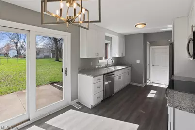 727 Fairwood Boulevard, Elyria, OH 44035 - Photo 3