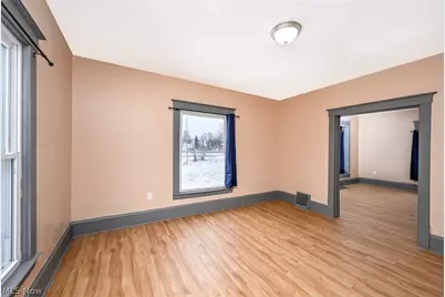 1060 Yale Street, Akron, OH 44301 - Photo 17