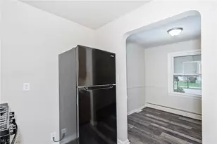 25370 Drakefield Ave, Euclid, OH 44132 - Photo 17