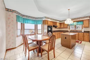 9421 Rainbow Ln, North Royalton, OH 44133 - Photo 7